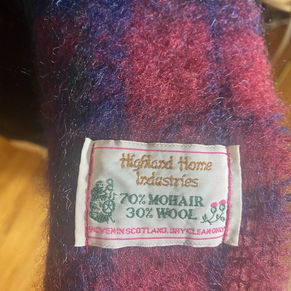 VTG Highland, home industries, 70% mohair, 30% wool woven shawl made in Scotland - Picture 5 of 7